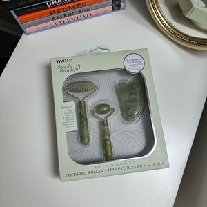 Vivitar Simply Beautiful 3-in-1 Jade Facial Kit